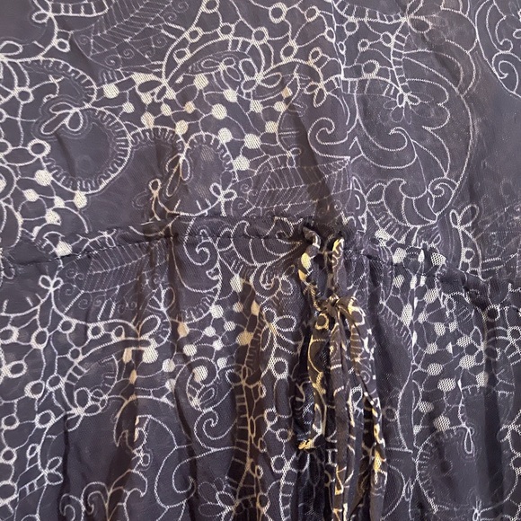 Sweet Pea maturity top. Size large. Good condition - Picture 3 of 4